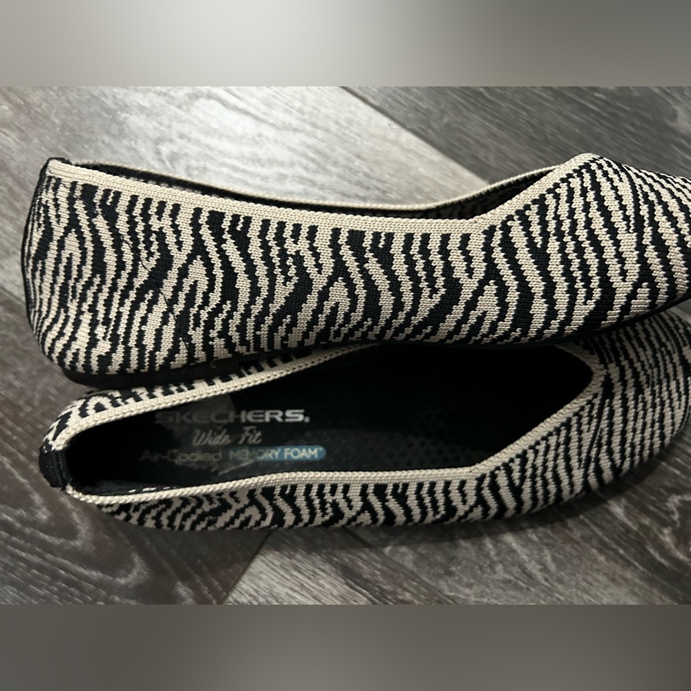 Slip on stretchy sketchers